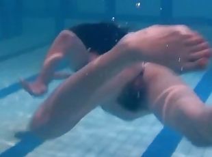 Deutsch mädchen öffentlich fick schwer im schwimmbad